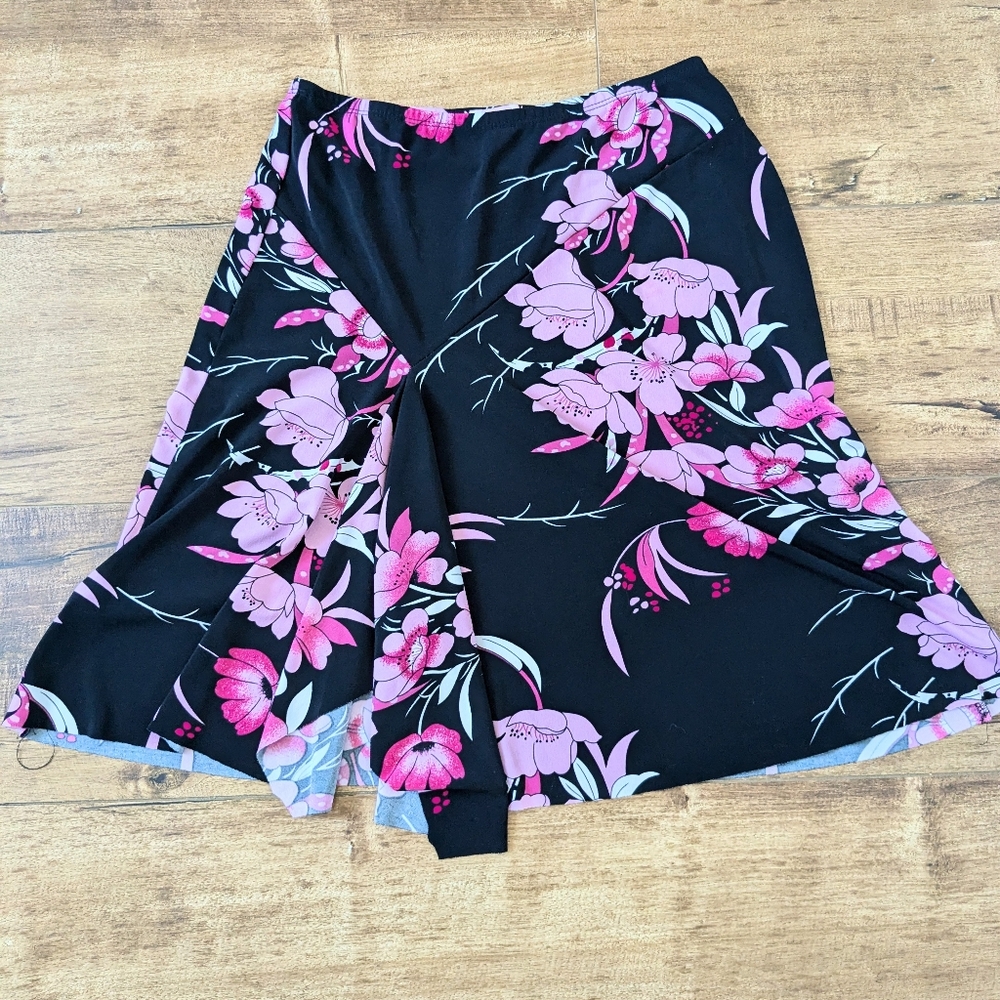 Papaya Skirt 90s-y2k styled Floral Mini Skirt. Size Small/M